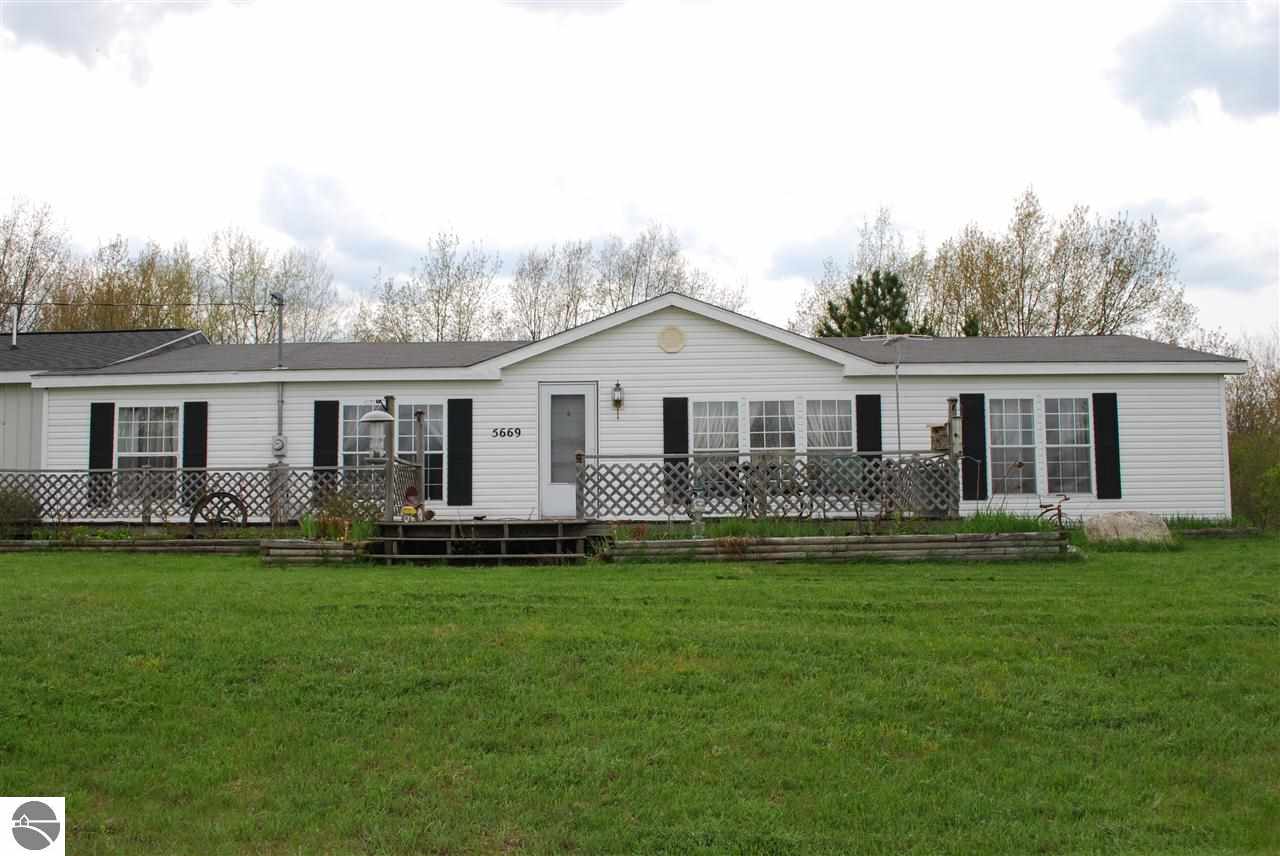 5669 Moore Road Williamsburg, MI 49690 - Photo 3 of 26 1784575-2.JPG