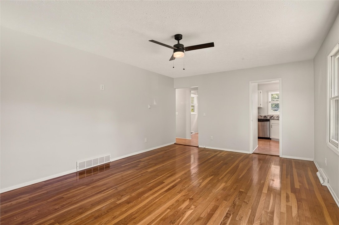 339 East Commercial Street East Rochester, NY 14445 - Photo 17 of 36