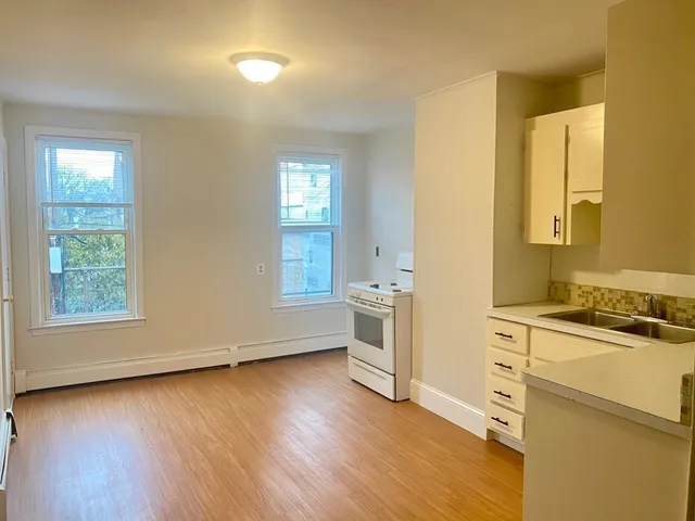 $2,800 | 80 Chelsea Street, Unit 2, Boston, MA 02128