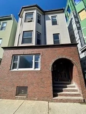 $2,800 | 80 Chelsea Street, Unit 2, Boston, MA 02128