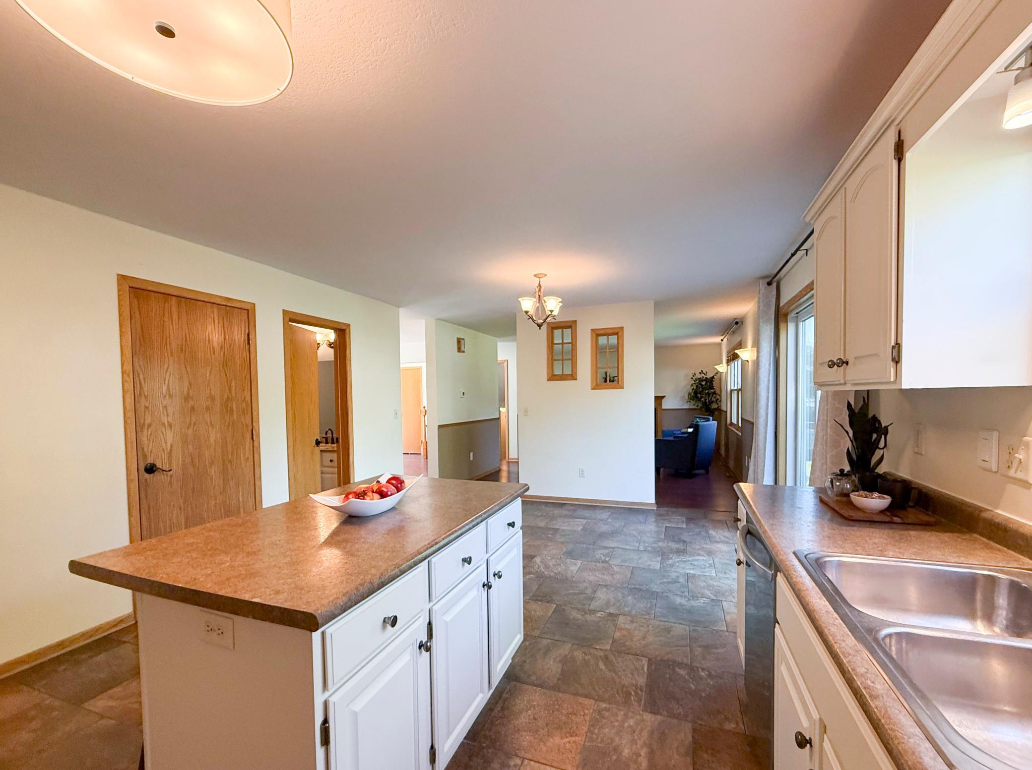 411 Waterview Lane Northwest Rochester, MN 55901 - Photo 4 of 35