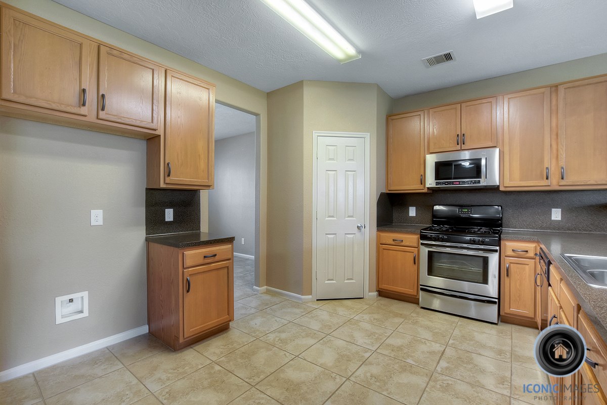 29434 Legends Bluff Drive Spring, TX 77386 - Photo 10 of 33