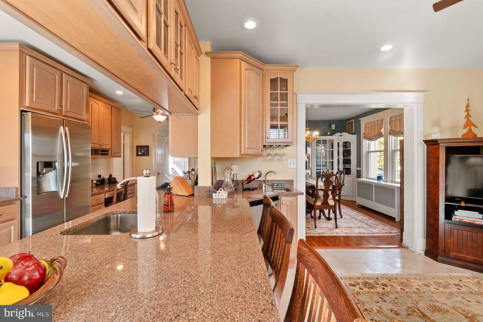 4215 Kensington Road Baltimore, MD 21229 - Photo 14 of 60