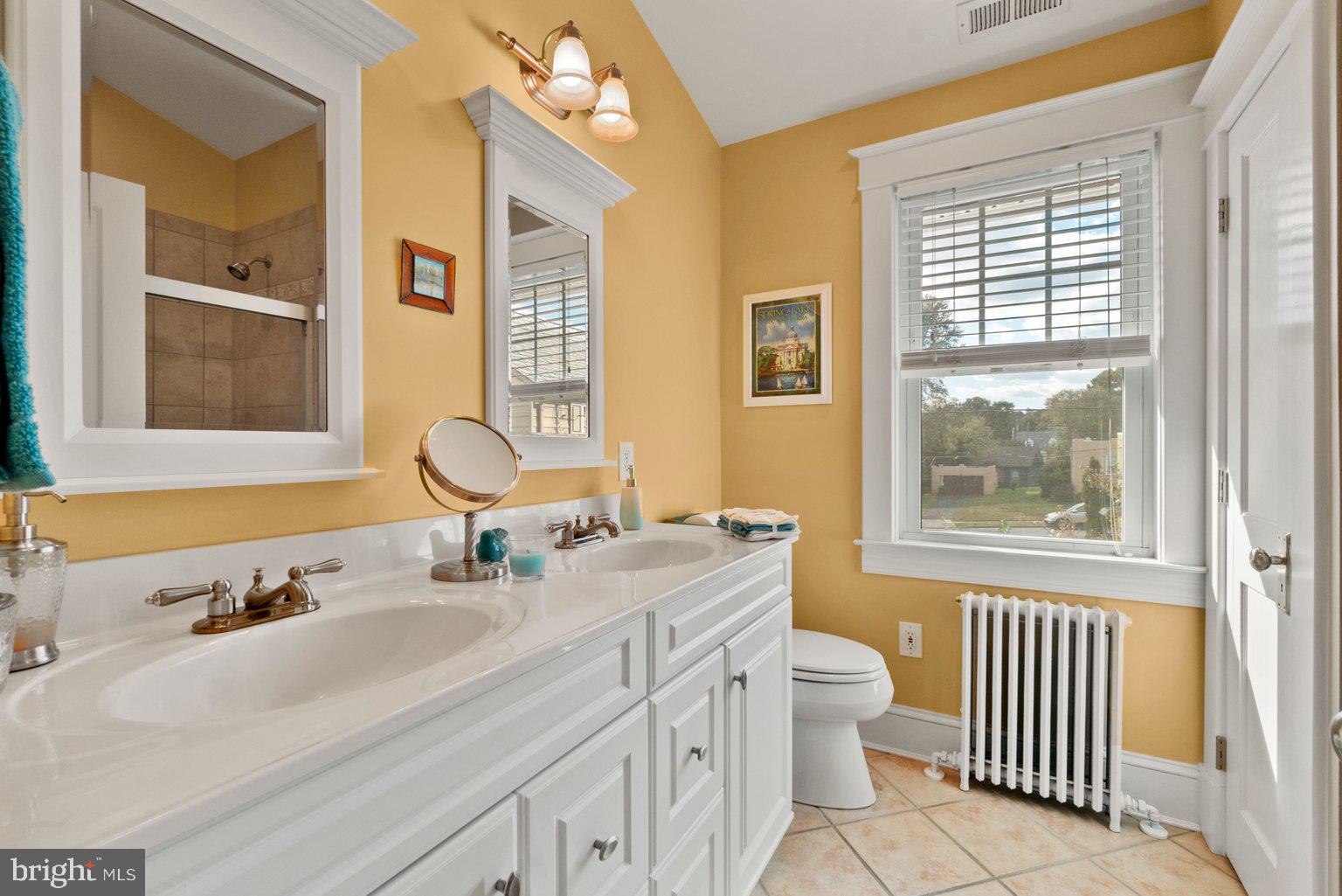 4215 Kensington Road Baltimore, MD 21229 - Photo 27 of 60 Primary full bath