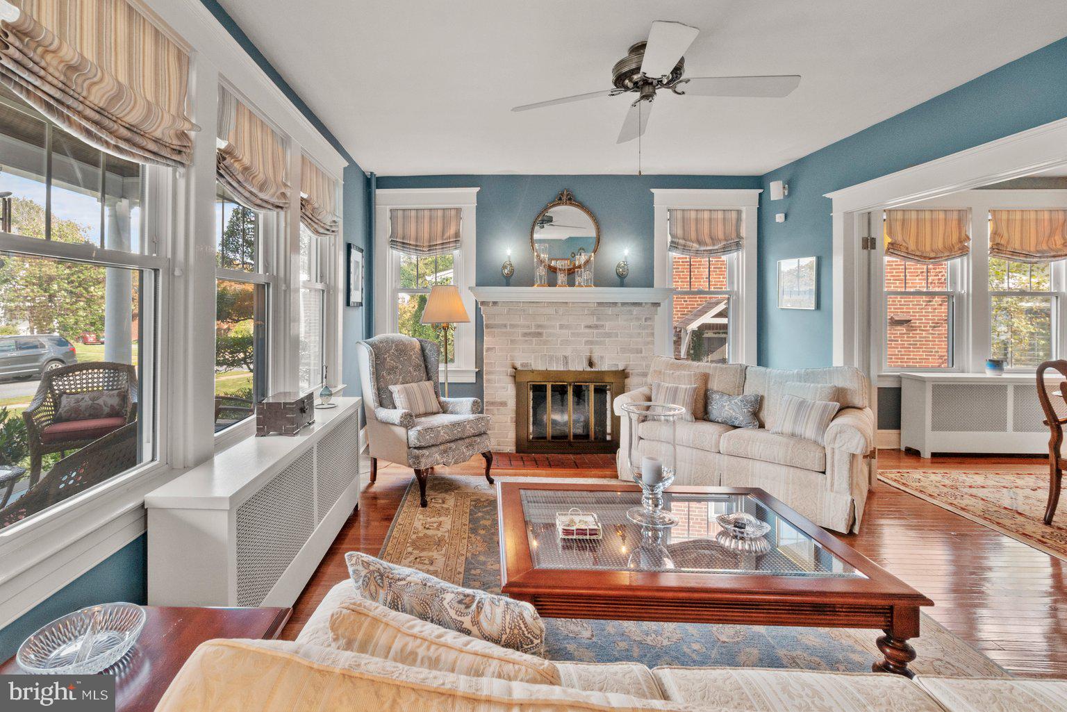 4215 Kensington Road Baltimore, MD 21229 - Photo 3 of 60