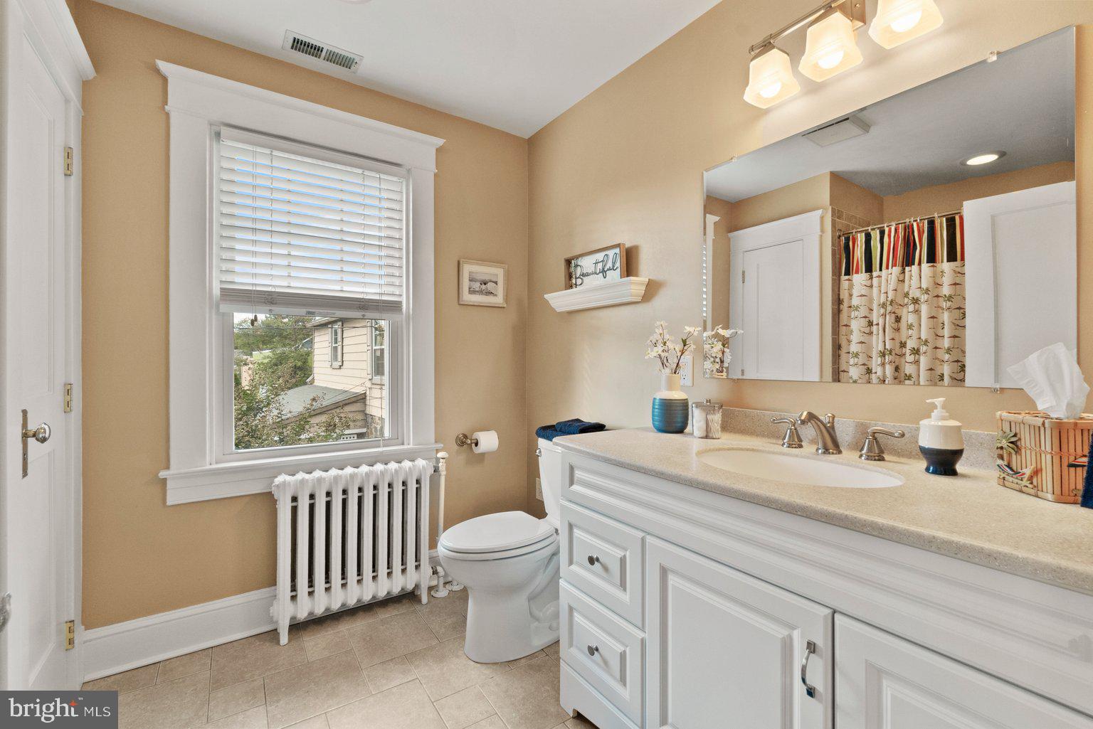 4215 Kensington Road Baltimore, MD 21229 - Photo 35 of 60 Full bath upper level