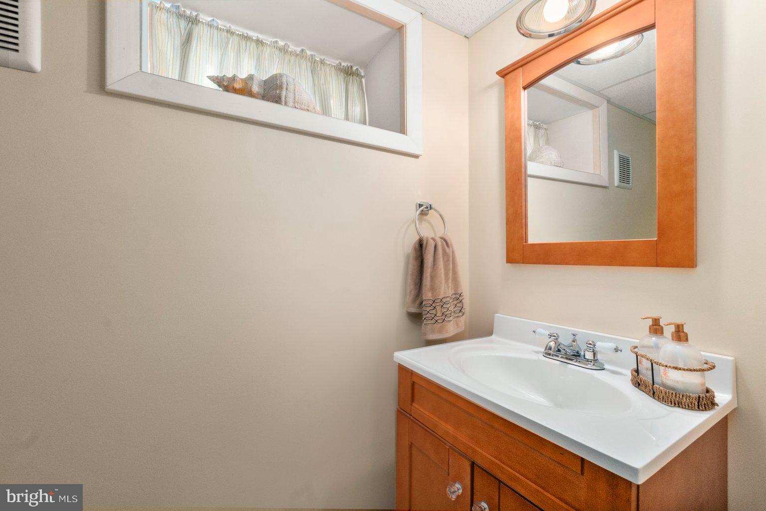 4215 Kensington Road Baltimore, MD 21229 - Photo 41 of 60 half bath lower level