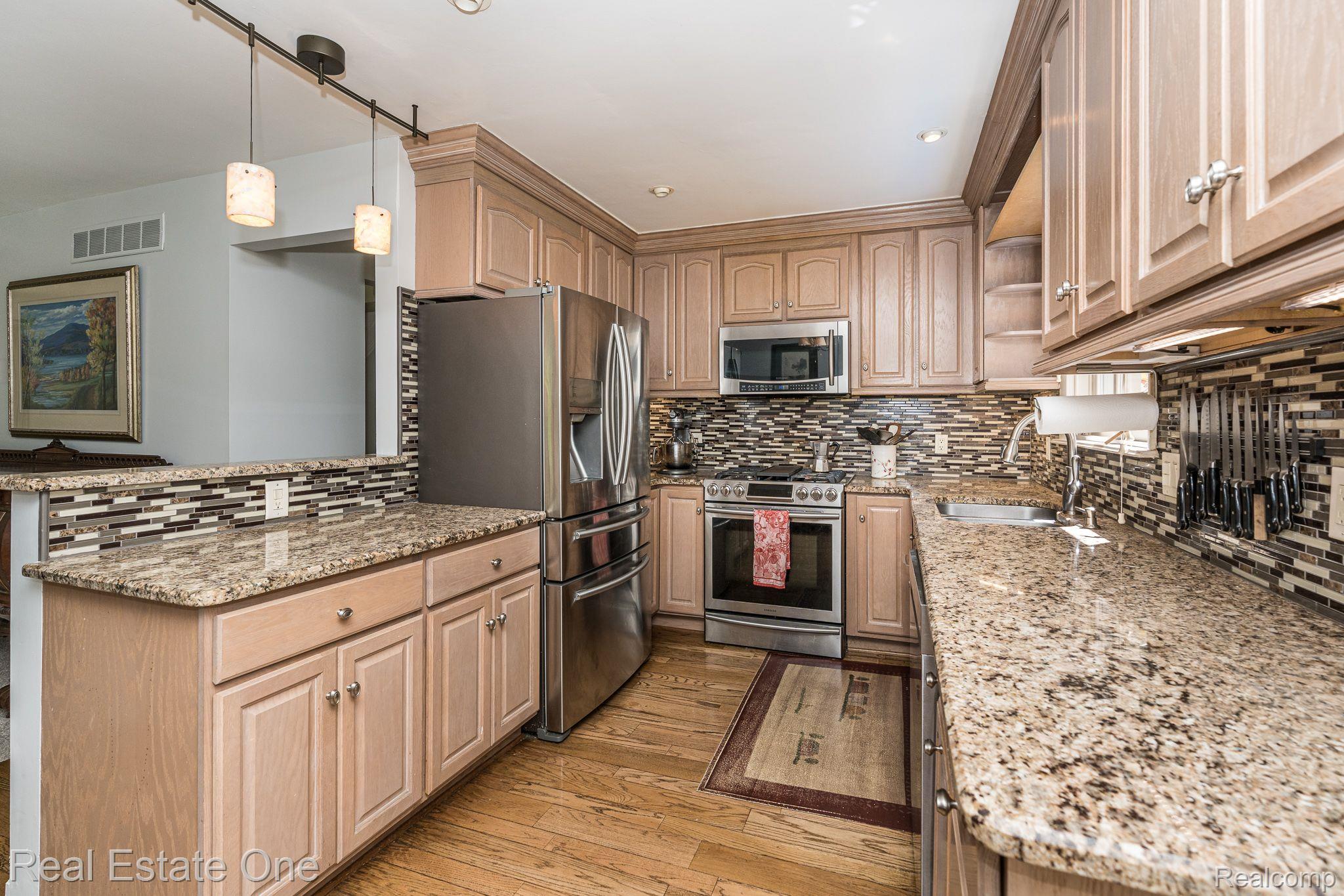 3450 Vardon Drive Rochester, MI 48307 - Photo 4 of 34 Kitchen