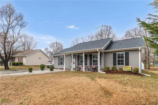 $219,900 | 405 Northridge Drive, Eden, NC 27288