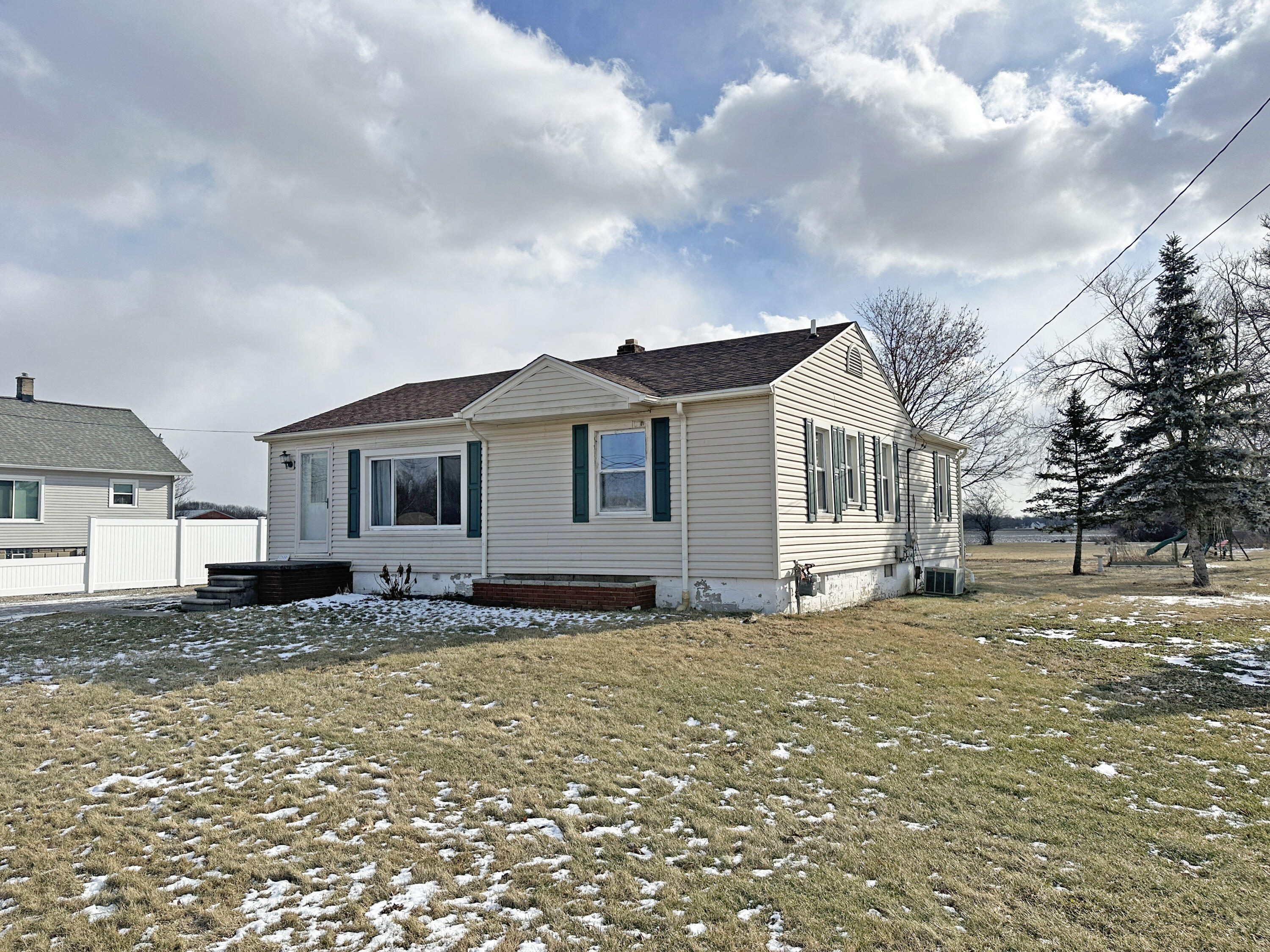 2500 Carleton Rockwood Road Carleton, MI 48117 - Photo 1 of 21 Front view
