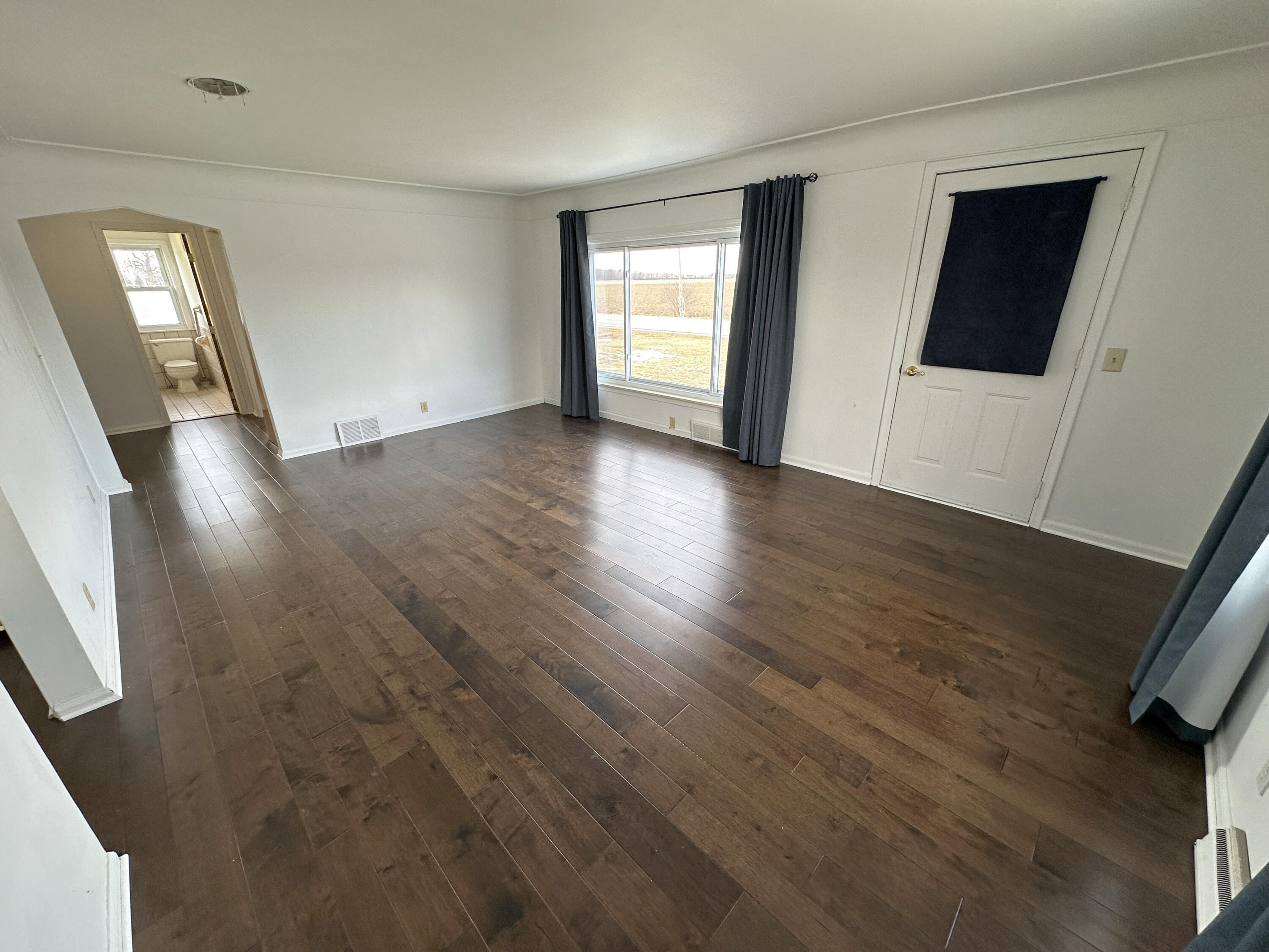 2500 Carleton Rockwood Road Carleton, MI 48117 - Photo 5 of 21 Living Room