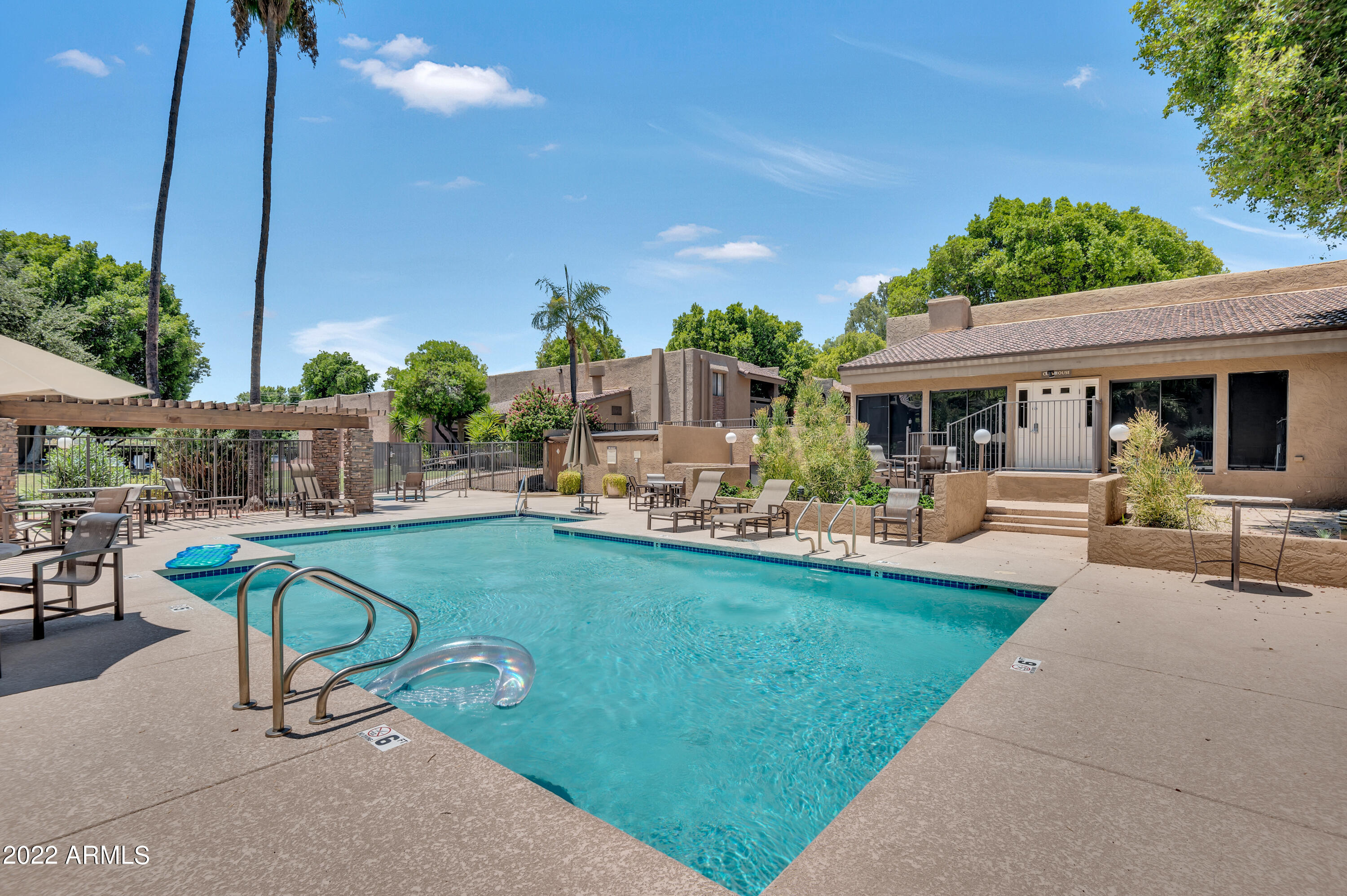 3825 East Camelback Road, Unit 262 Phoenix, AZ 85018 - Photo 2 of 37 Pool & Jacuzzi