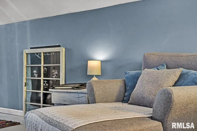 $179,900 | 116 Jibben Street, Green Valley, IL 61534