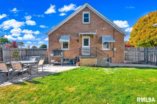 $179,900 | 116 Jibben Street, Green Valley, IL 61534