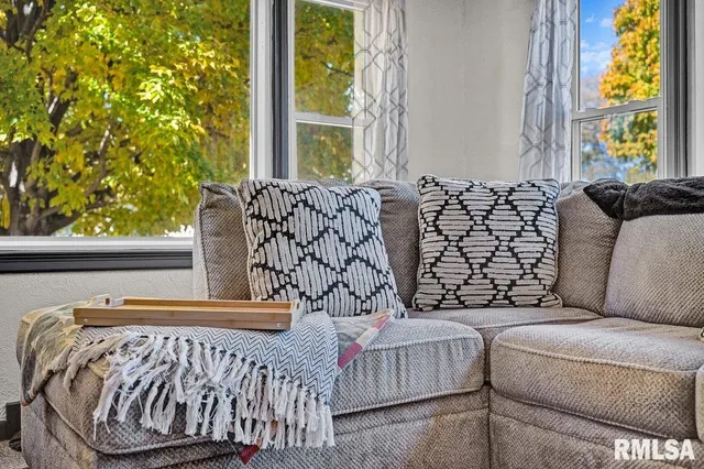 $179,900 | 116 Jibben Street, Green Valley, IL 61534