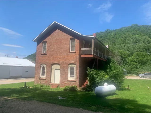 $138,000 | 13229 Main Street, Glen Haven, WI 53810