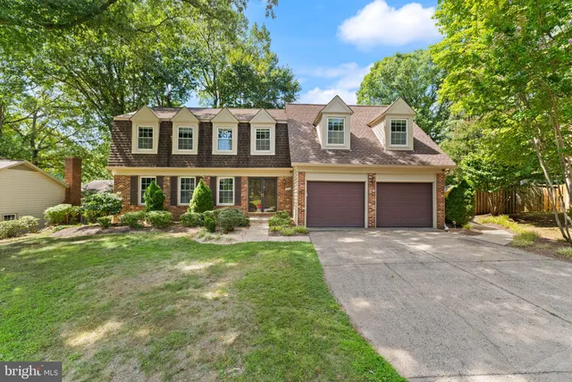 $1,100,000 | 10134 Red Spruce Road, Fairfax, VA 22032