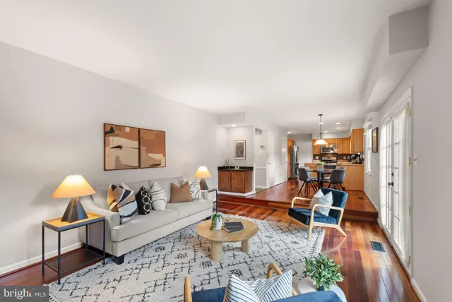 $1,100,000 | 10134 Red Spruce Road, Fairfax, VA 22032