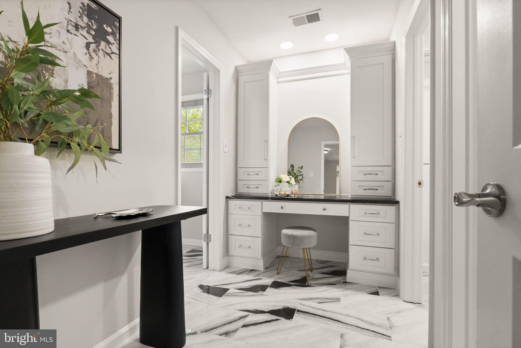 10134 Red Spruce Road Fairfax, VA 22032 - Photo 22 of 48 So much room to prepare and get dressed!