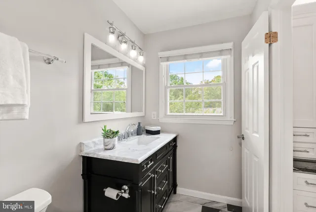 $1,100,000 | 10134 Red Spruce Road, Fairfax, VA 22032