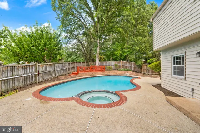 $1,100,000 | 10134 Red Spruce Road, Fairfax, VA 22032