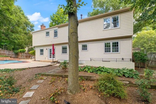 $1,100,000 | 10134 Red Spruce Road, Fairfax, VA 22032