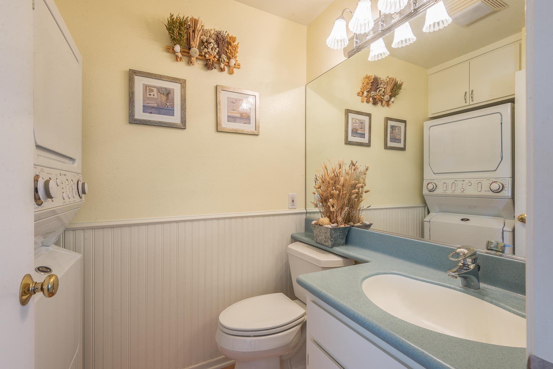 4700 Sandyland Road, Unit 59 Carpinteria, CA 93013 - Photo 4 of 12 Downstairs Bathroom