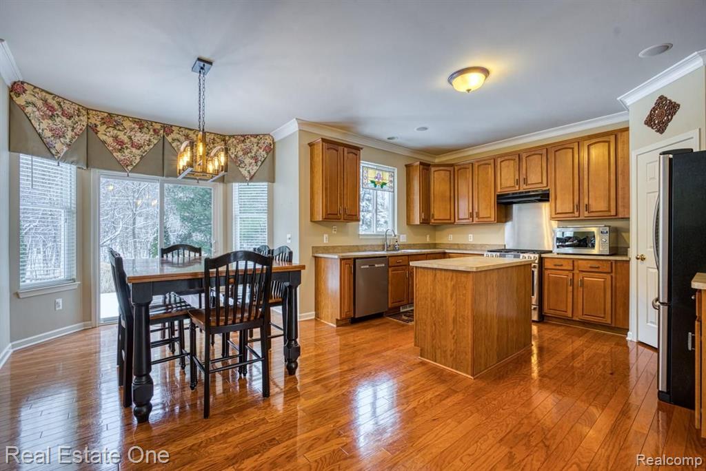3658 Everett Drive Rochester Hills, MI 48307 - Photo 9 of 43