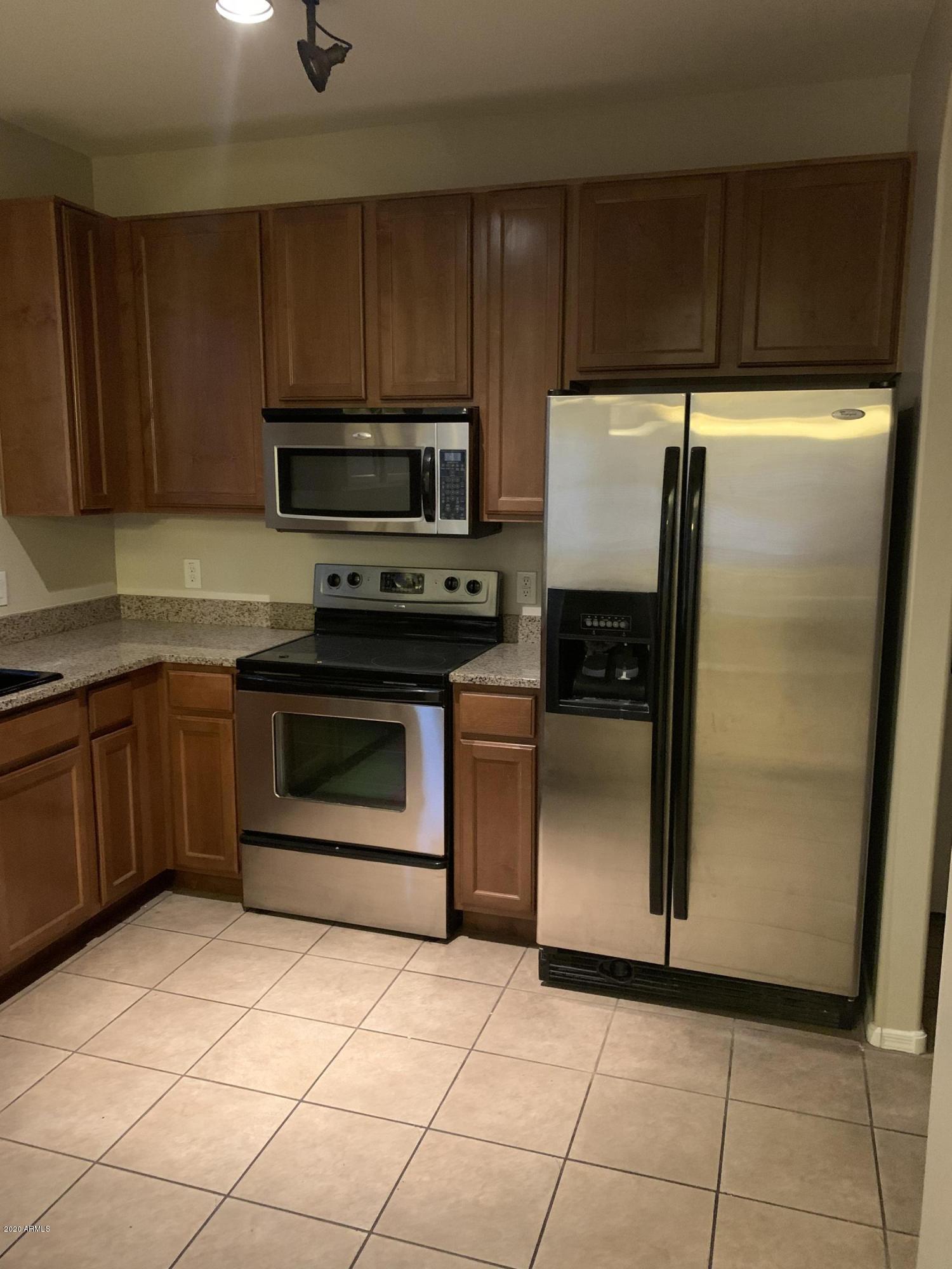 3900 East Gideon Way Gilbert, AZ 85296 - Photo 7 of 37 Kitchen 3