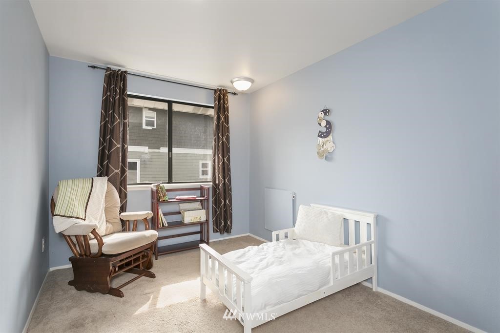 4105 Northeast 5th Street, Unit 4105 Renton, WA 98059 - Photo 15 of 17