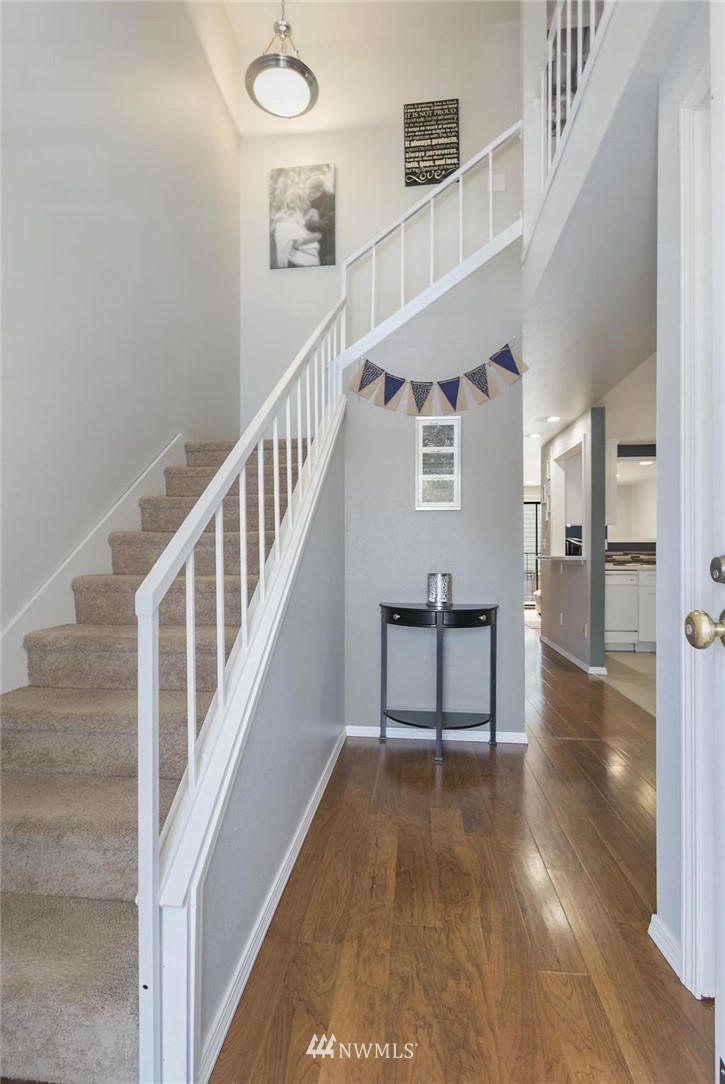 4105 Northeast 5th Street, Unit 4105 Renton, WA 98059 - Photo 9 of 17