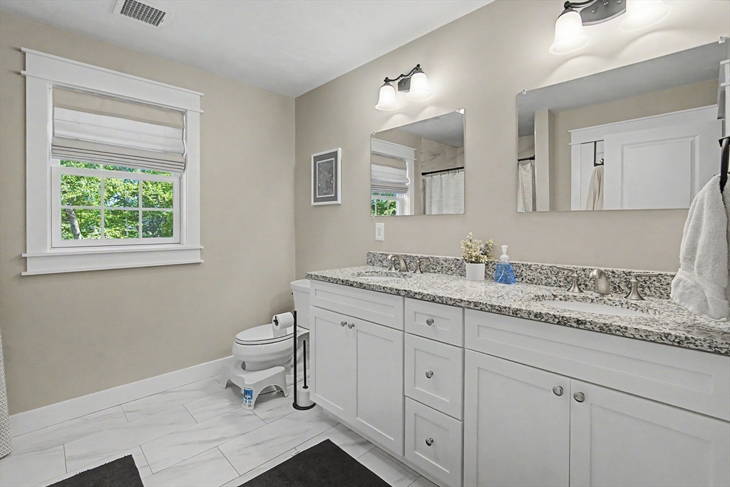 377 Rebecca Road Northbridge, MA 01588 - Photo 21 of 40