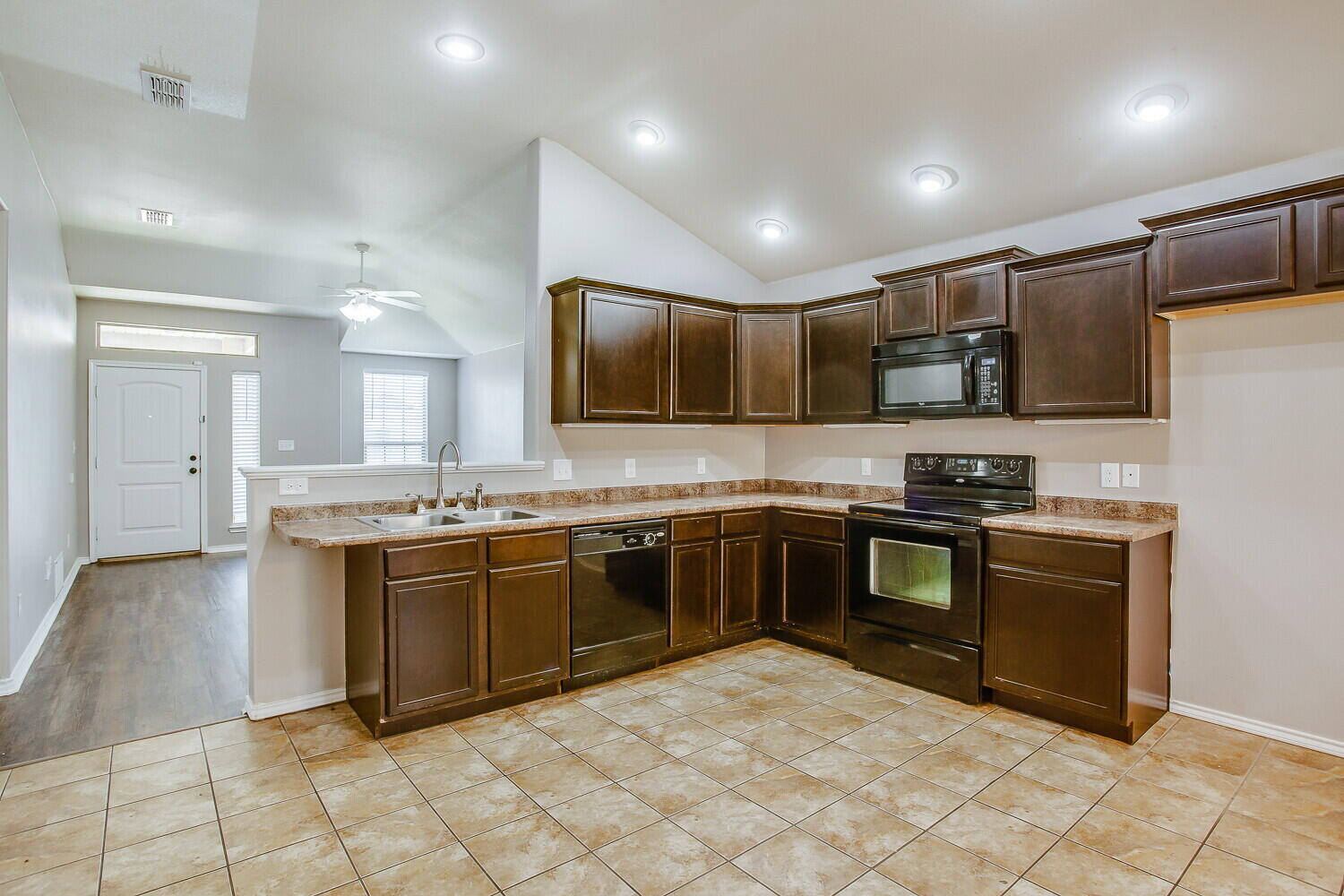 6902 95th Street Lubbock, TX 79424 - Photo 6 of 15 l-105