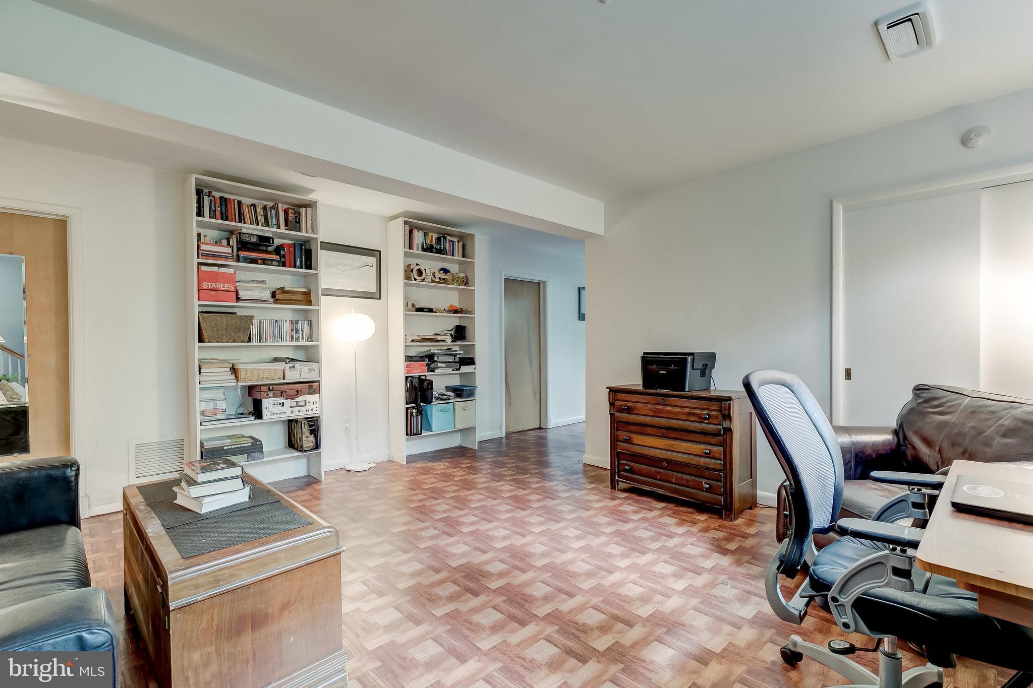 4801 Woodside Road Baltimore, MD 21229 - Photo 25 of 37 Gallery Image 25