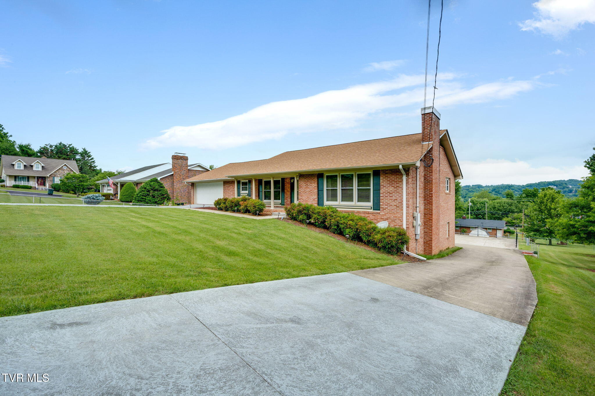1763 Sylvan Hill Road Elizabethton, TN 37643 - Photo 5 of 55 005