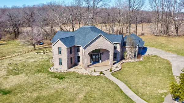 $799,900 | 3406 Douglas Drive, Vincennes, IN 47591