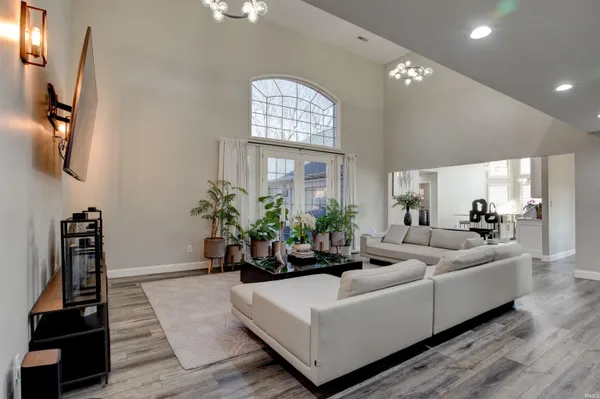 $799,900 | 3406 Douglas Drive, Vincennes, IN 47591