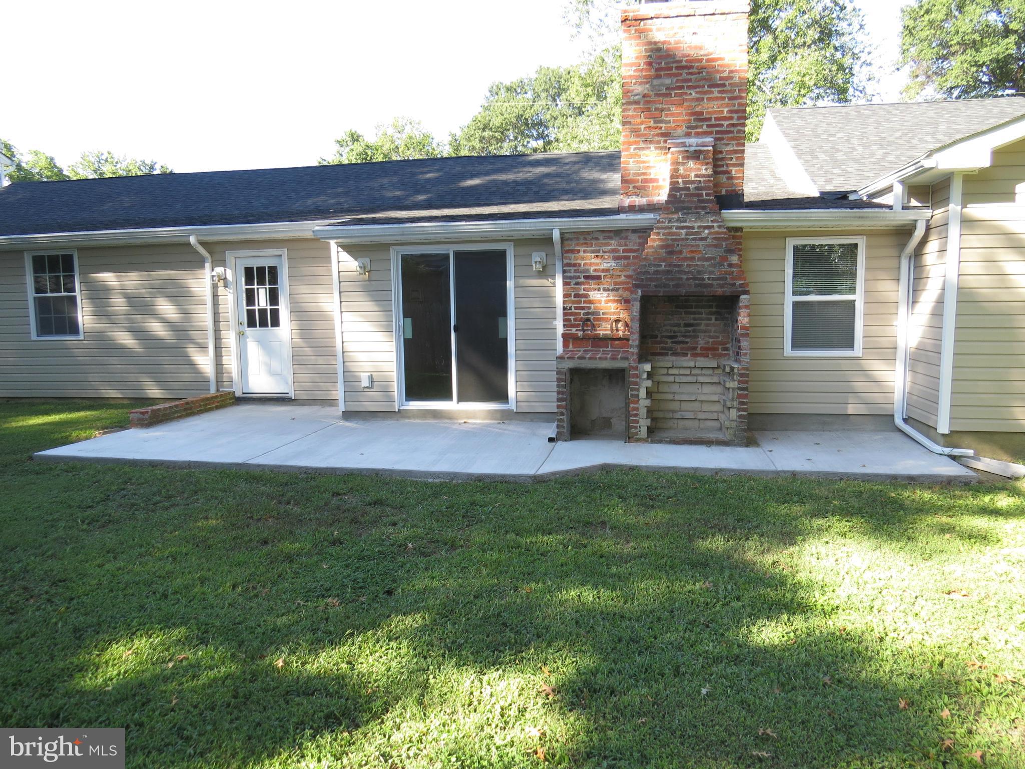 1701 Ridgely Road Edgewater, MD 21037 - Photo 3 of 22 Exterior (Rear)