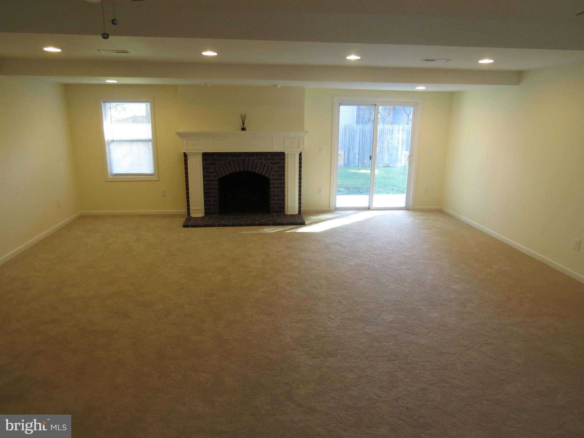 1701 Ridgely Road Edgewater, MD 21037 - Photo 10 of 22 Family Room