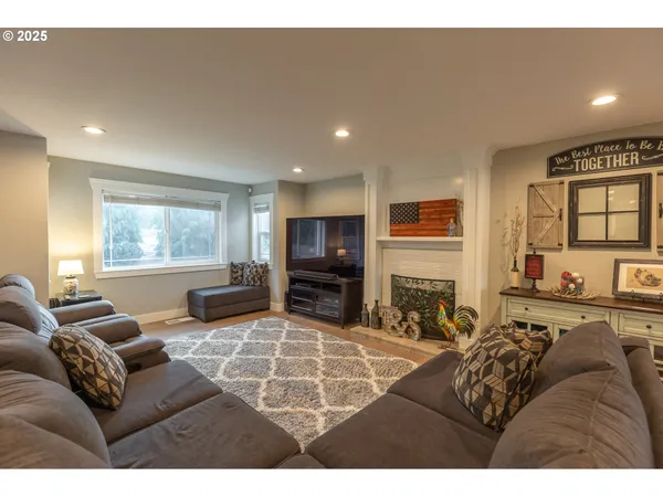 $1,300,000 | 35645 Southeast Dunn Road, Boring, OR 97009