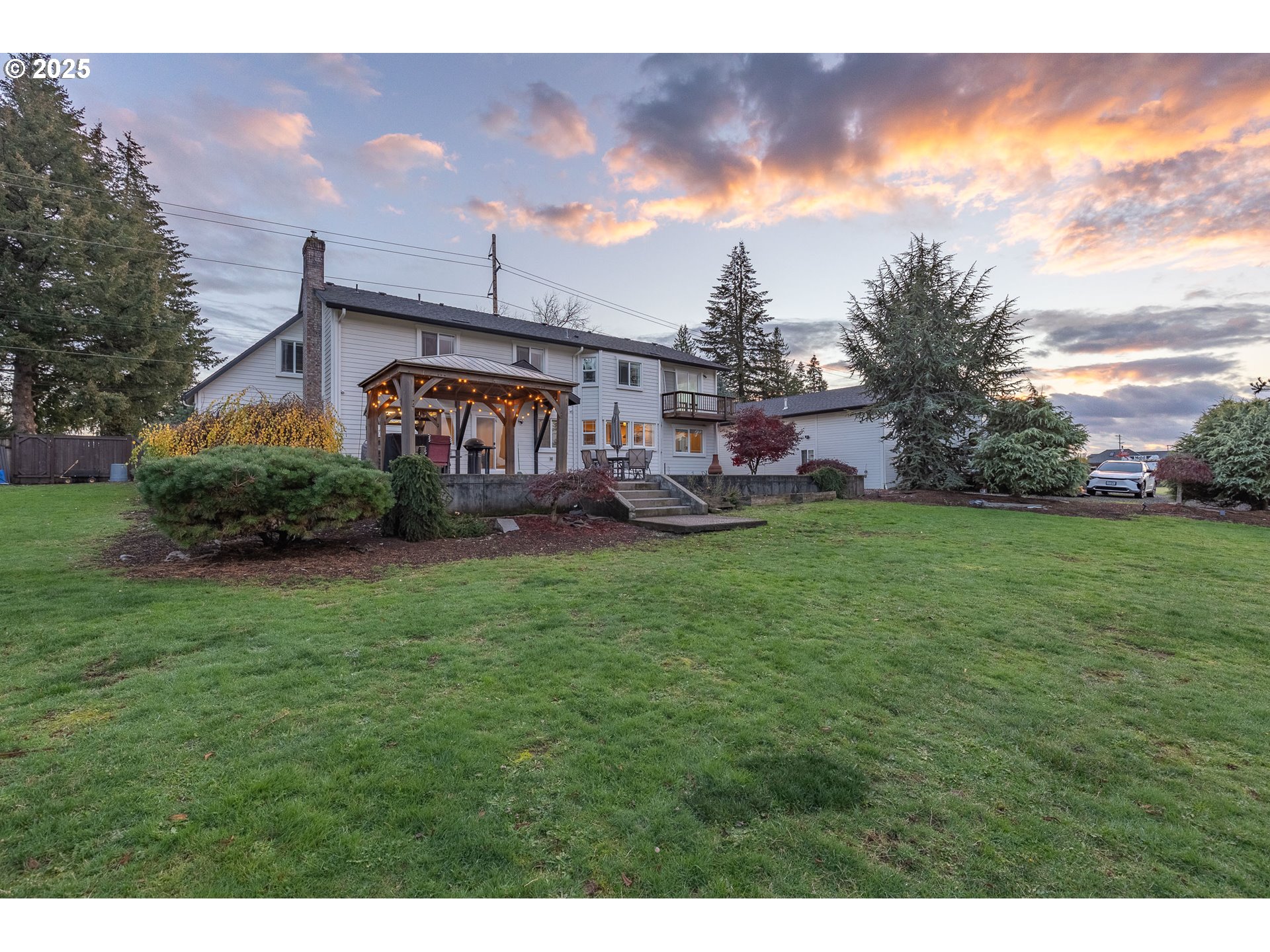 35645 Southeast Dunn Road Boring, OR 97009 - Photo 28 of 30 a view of a yard with a house in the background