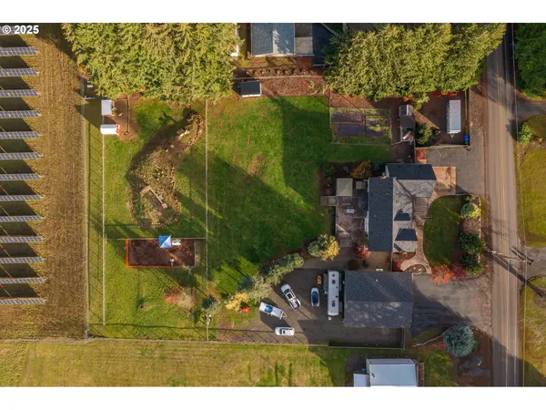 a view of entryway and hall