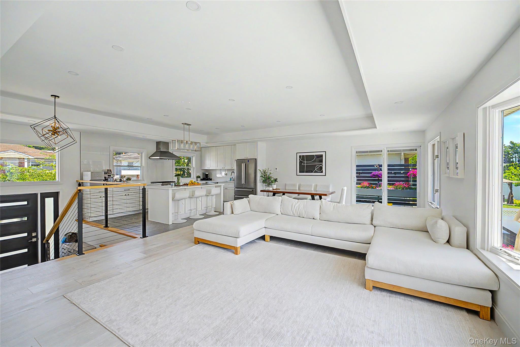 20 Russell Park Road Syosset, NY 11791 - Photo 5 of 42