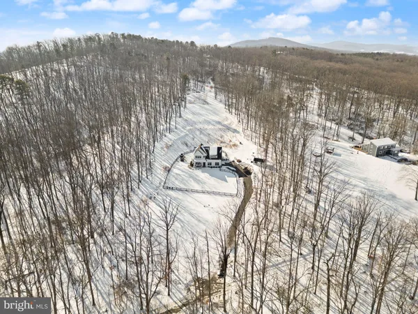 $1,999,999 | 39391 Saddleridge Lane, Aldie, VA 20105