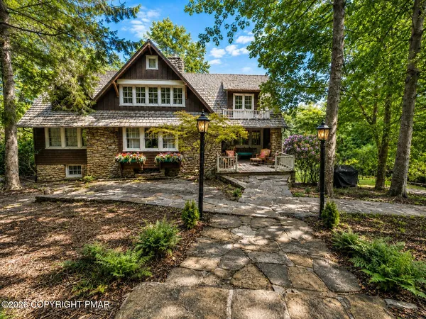 $649,900 | 204 Lake Road, Swiftwater, PA 18370