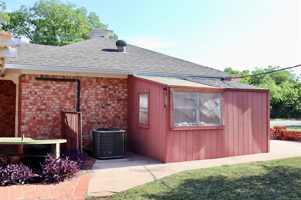 211 Spill Street Winters, TX 79567 - Photo 31 of 40