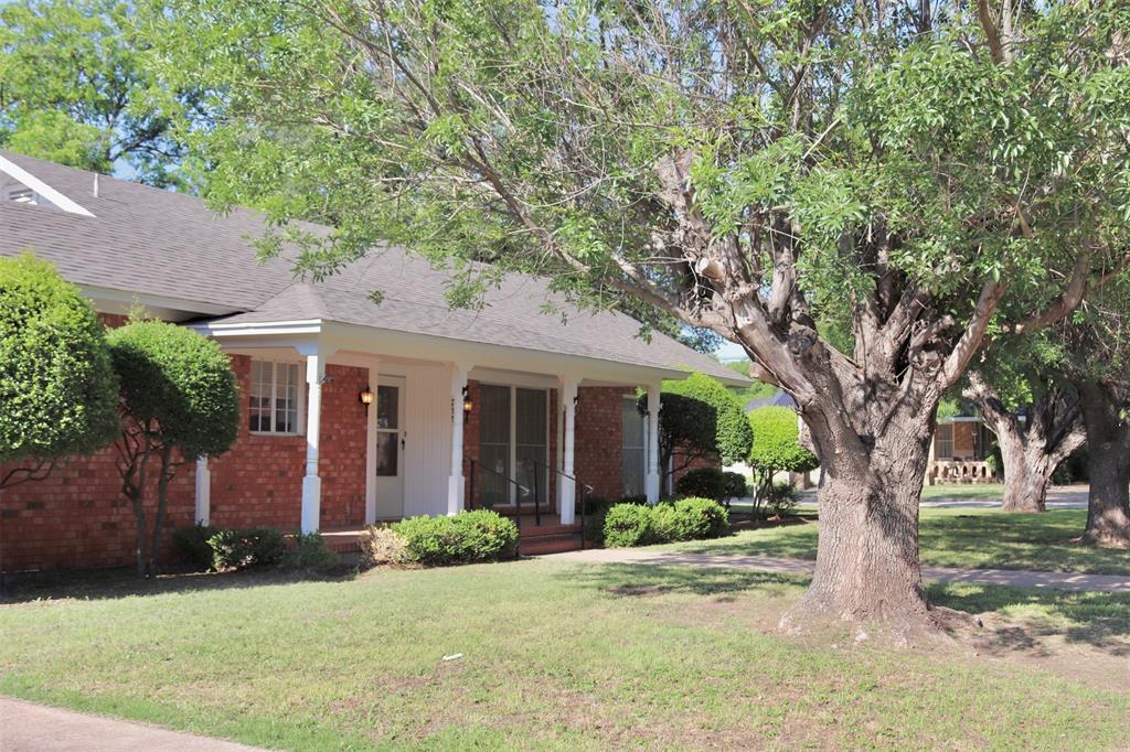 211 Spill Street Winters, TX 79567 - Photo 4 of 40