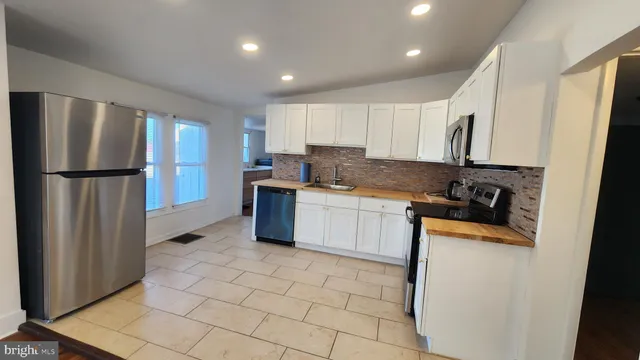 $299,900 | 1303 Newport Gap Pike, Wilmington, DE 19804