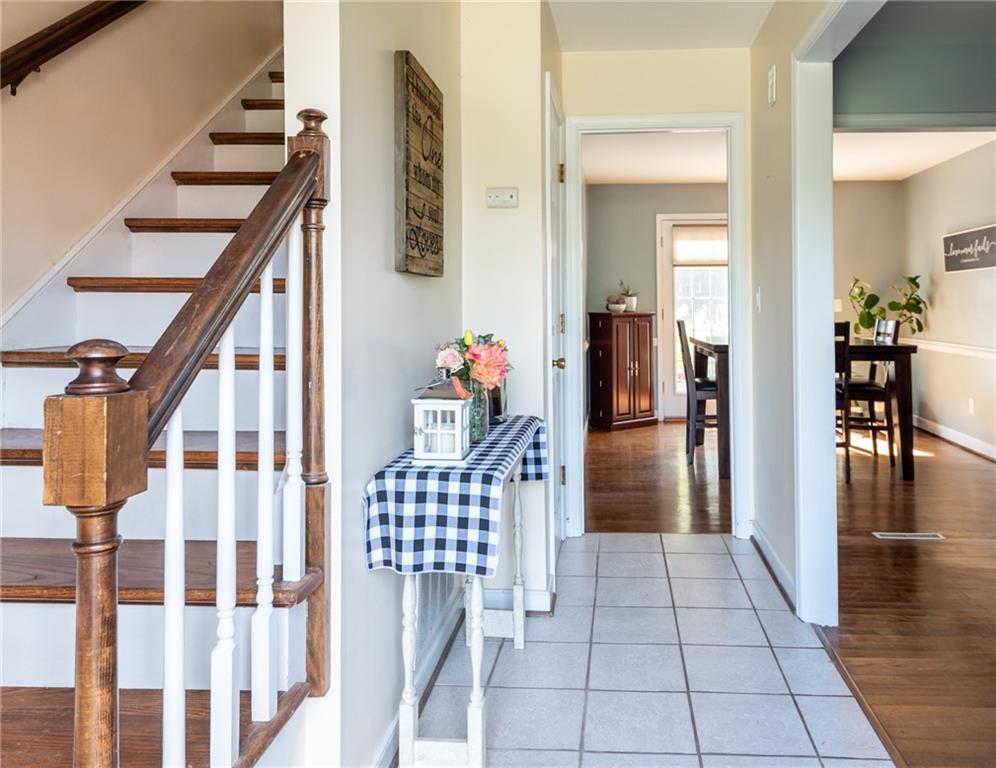 10208 Hopkins Road Chester, VA 23831 - Photo 4 of 27 Entryway