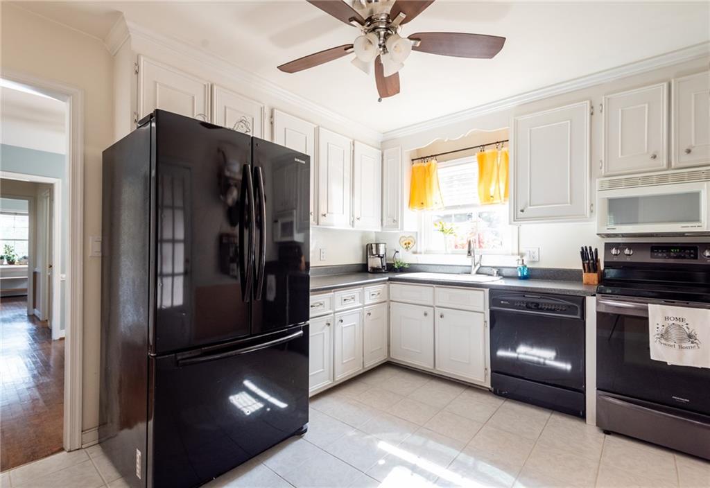 10208 Hopkins Road Chester, VA 23831 - Photo 10 of 27 Kitchen